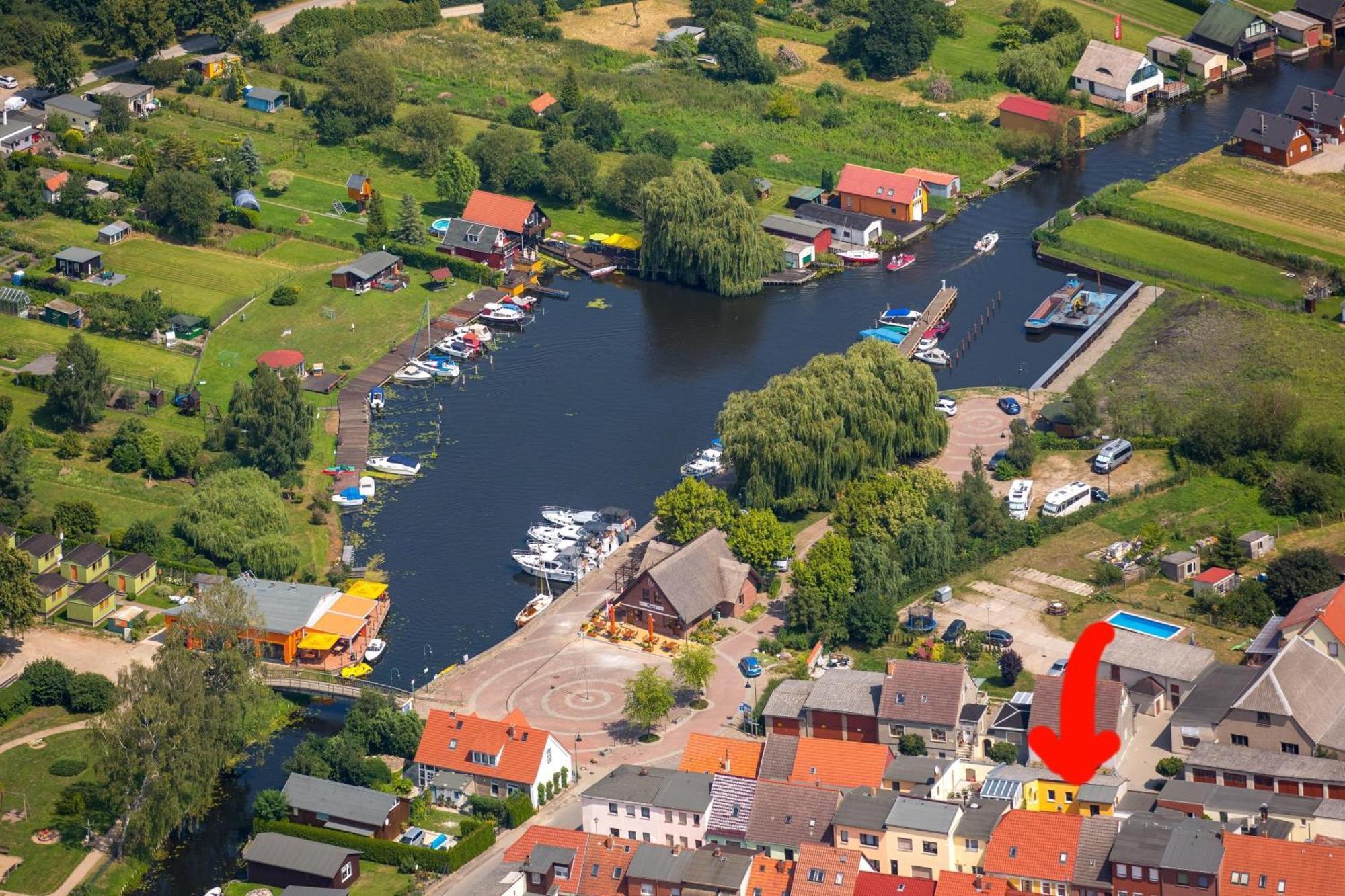 Ferienwohnung Neukalen Exterior photo